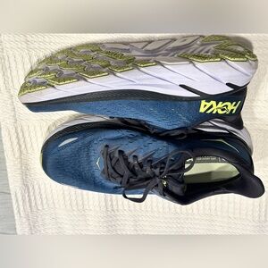 Hoka Clifton 8 Men’s size 9.5D. Gently used.